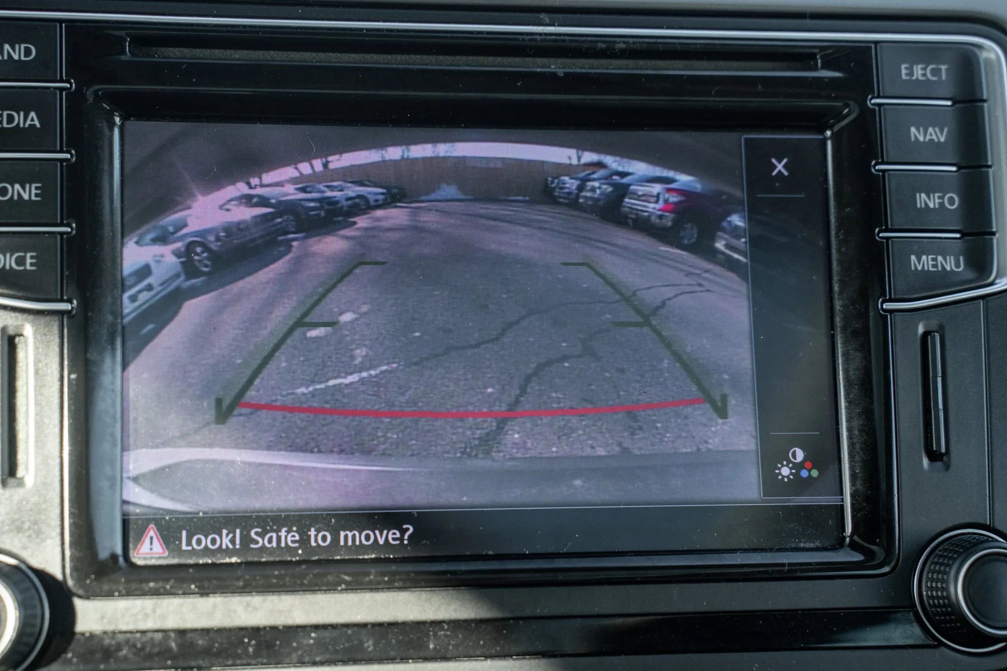 Used 2016 Volkswagen Tiguan SE image 21