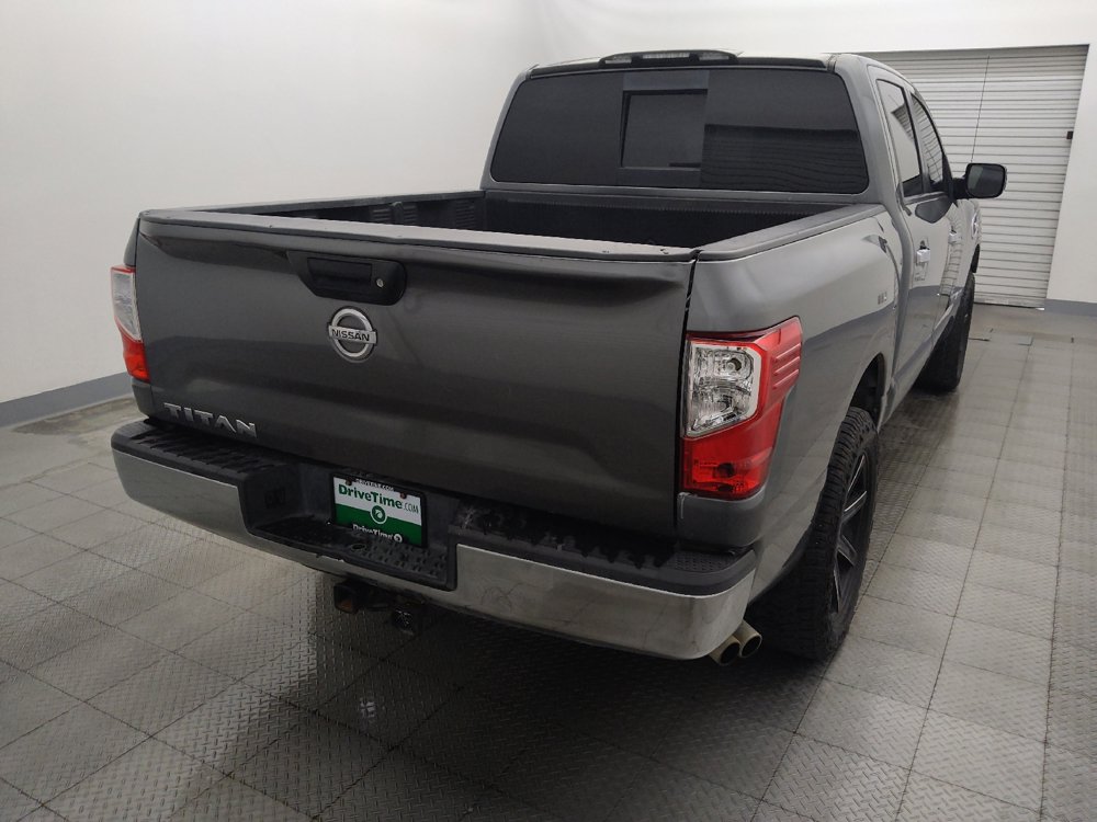 Used 2017 Nissan Titan SV RWD image 7