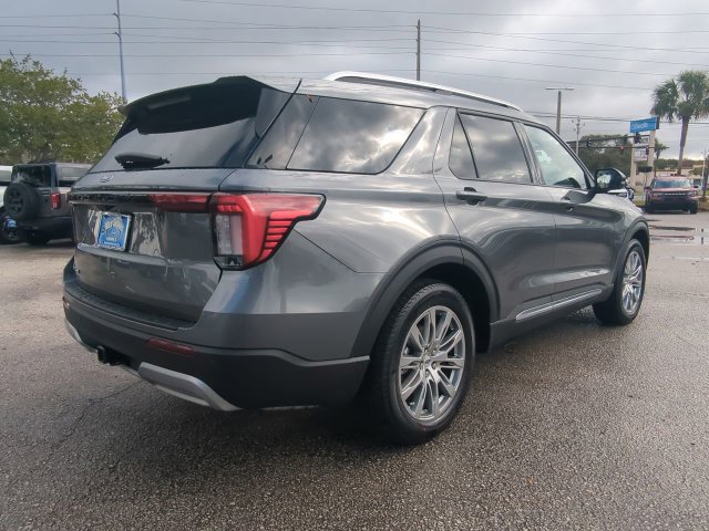 New 2026 Ford Explorer Platinum RWD image 5