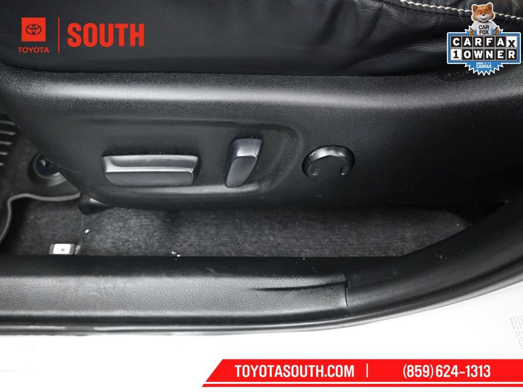 Used 2017 Toyota RAV4 Platinum image 25