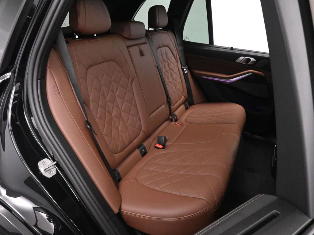 Used 2024 BMW X5 xDrive40i w/ M Sport Package AWD/4WD image 23