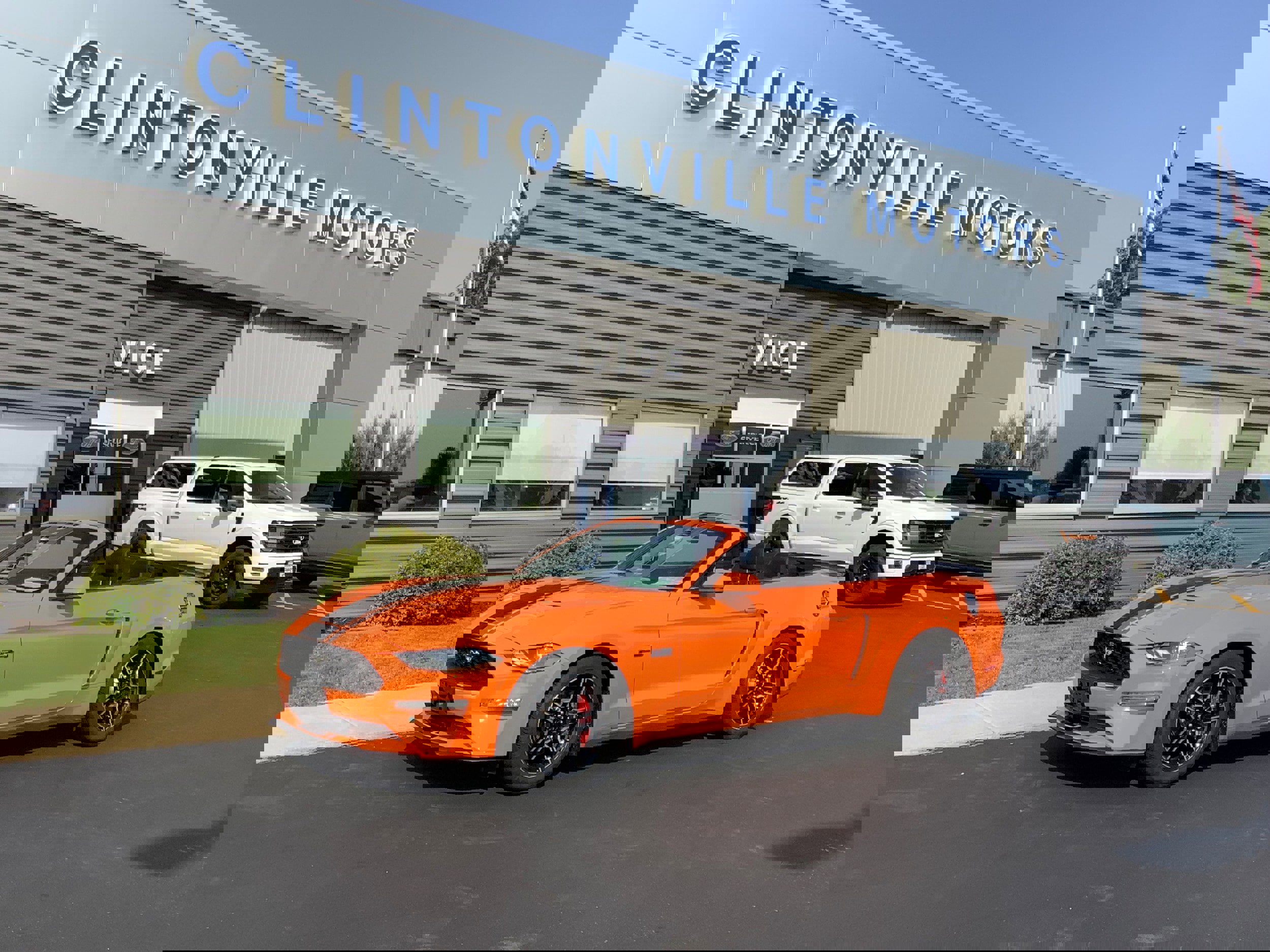 Used 2021 Ford Mustang Convertible w/ Equipment Group 101A image 2