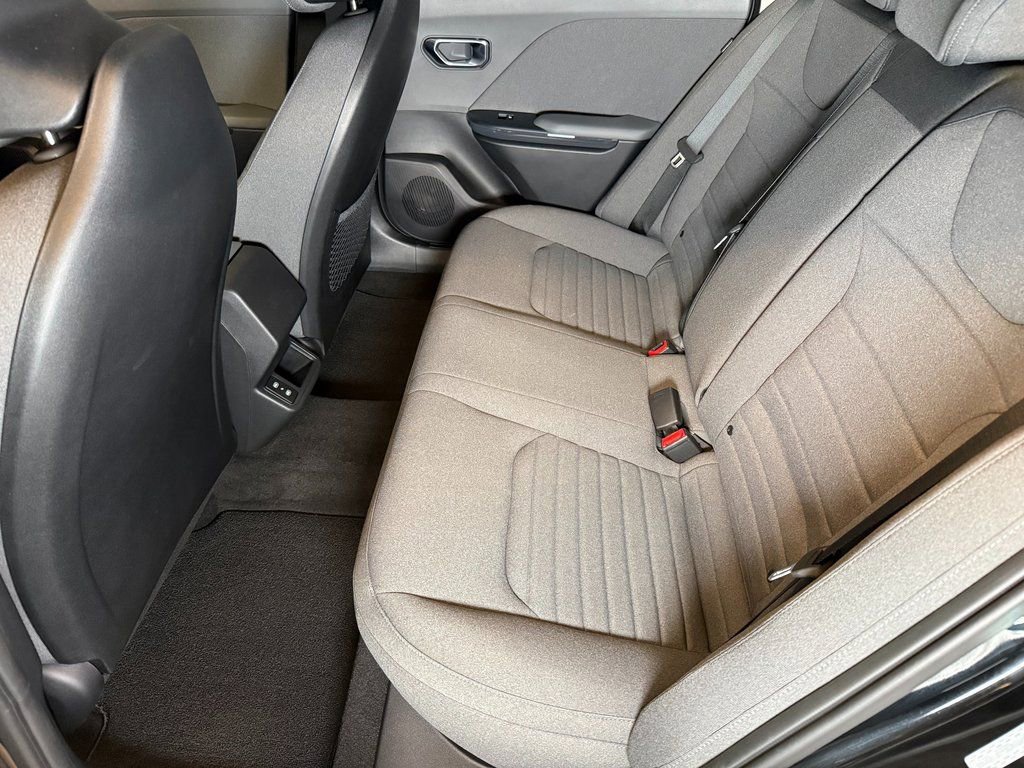 Used 2025 Kia K4 EX image 23
