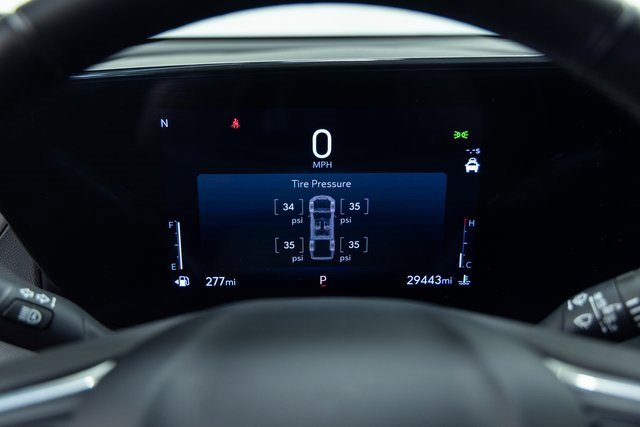 Used 2024 Buick Encore GX Sport Touring image 2