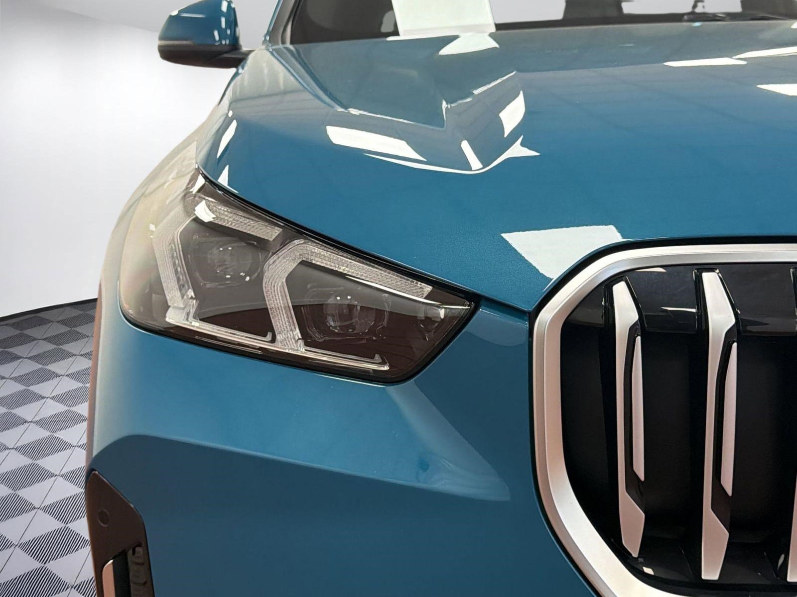 Certified 2025 BMW X1 xDrive28i w/ Technology Package image 11