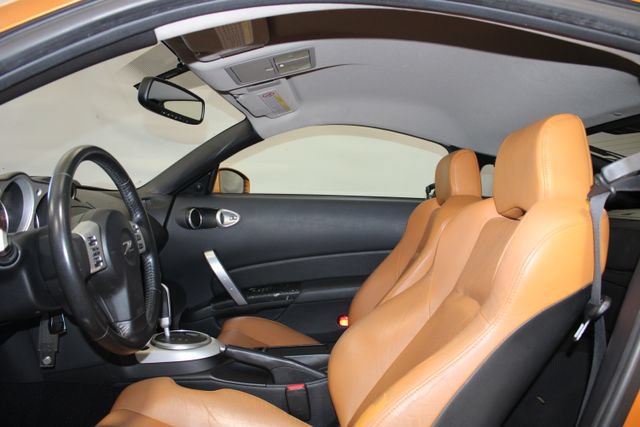 Used 2006 Nissan 350Z Touring w/ (N93) Cargo Convenience Pkg RWD image 9
