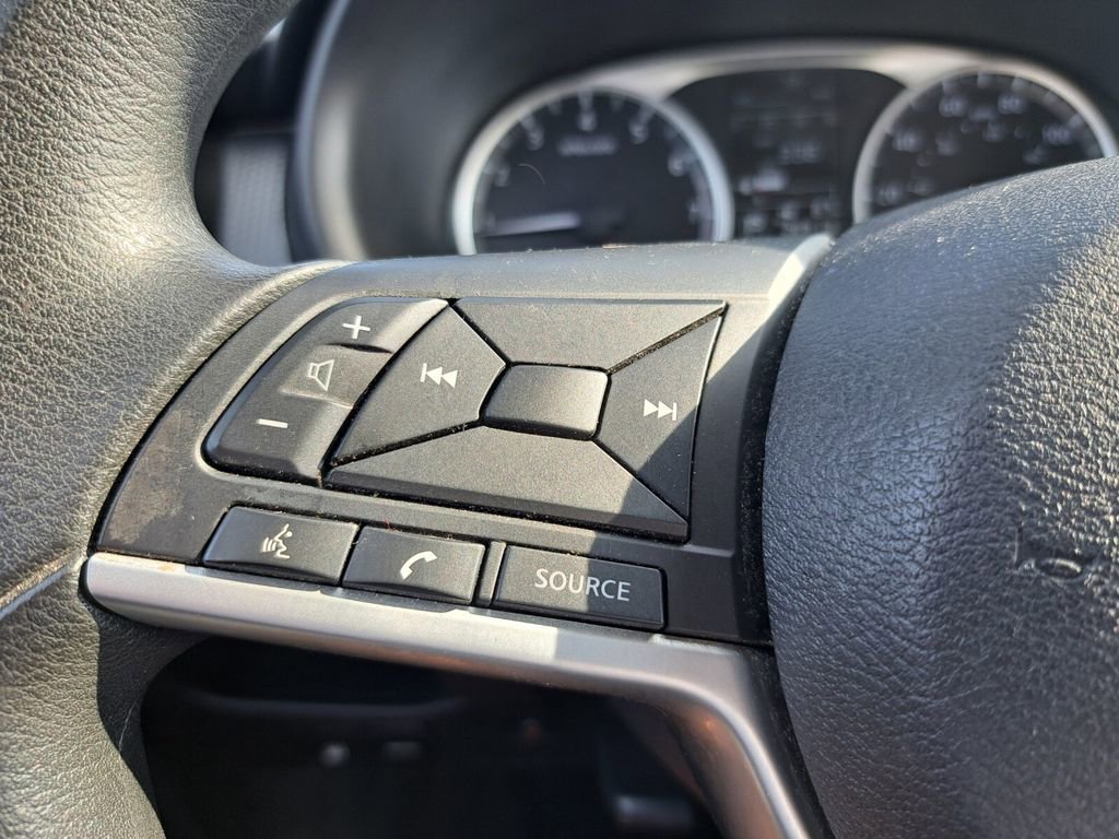 Used 2019 Nissan Kicks S image 13