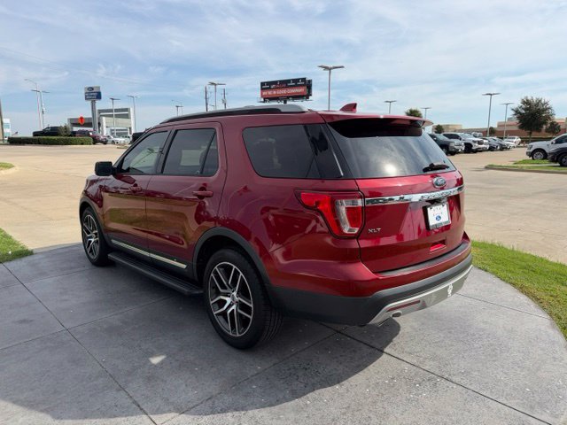Used 2017 Ford Explorer XLT w/ Equipment Group 202A FWD image 5