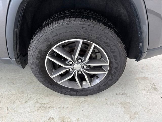 Used 2017 Jeep Grand Cherokee Limited AWD/4WD image 7