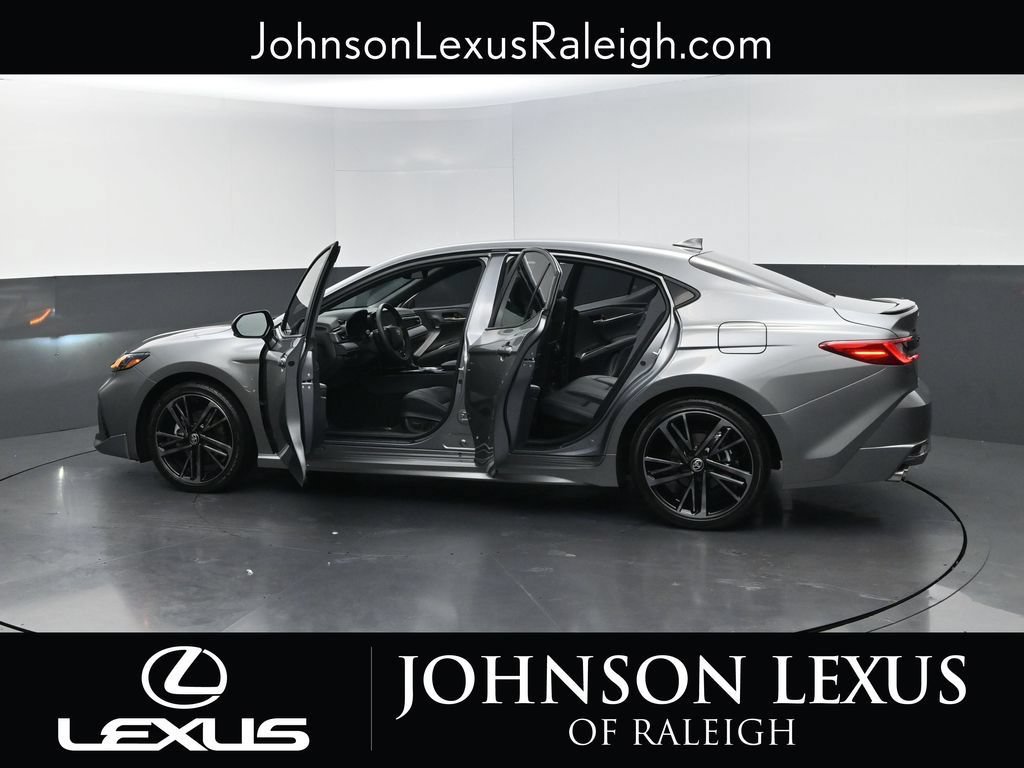 Used 2026 Toyota Camry XSE FWD image 36