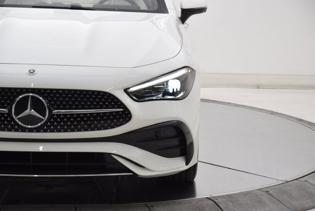 New 2027 Mercedes-Benz CLE 300 4MATIC Cabriolet image 11
