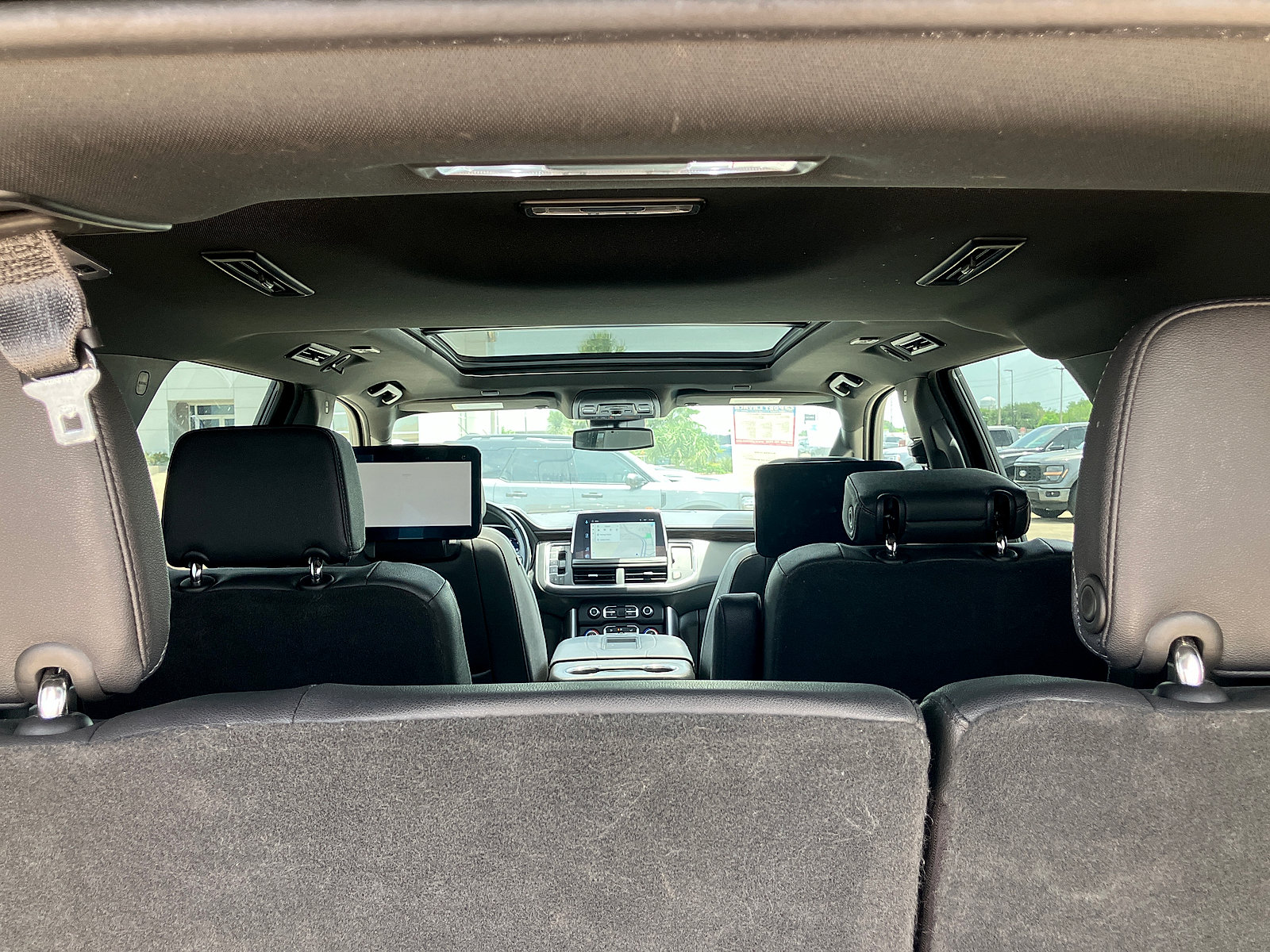 Used 2023 Chevrolet Tahoe Z71 w/ Z71 Off-Road Package AWD/4WD image 19