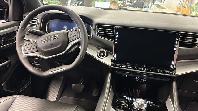 New 2026 Jeep Grand Wagoneer 4WD image 8