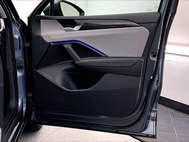 Certified 2025 Volkswagen Tiguan SE w/ Panoramic Sunroof Package image 24