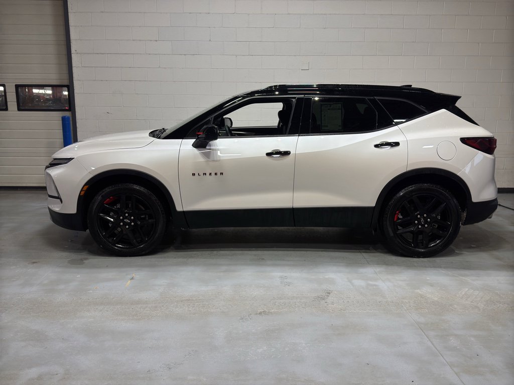 Used 2025 Chevrolet Blazer LT w/ Redline Edition image 2