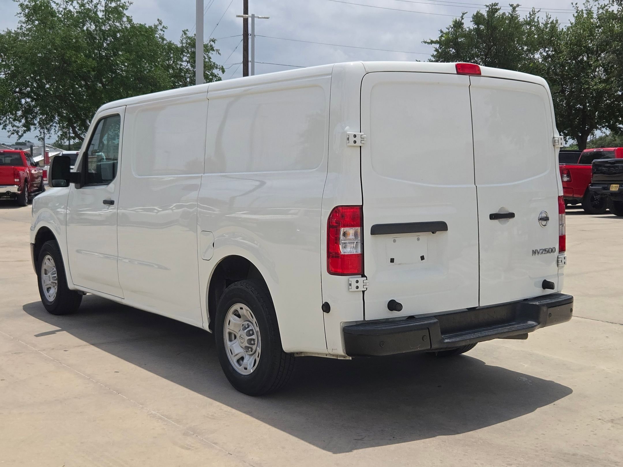 Used 2021 Nissan NV 2500 SV RWD image 5