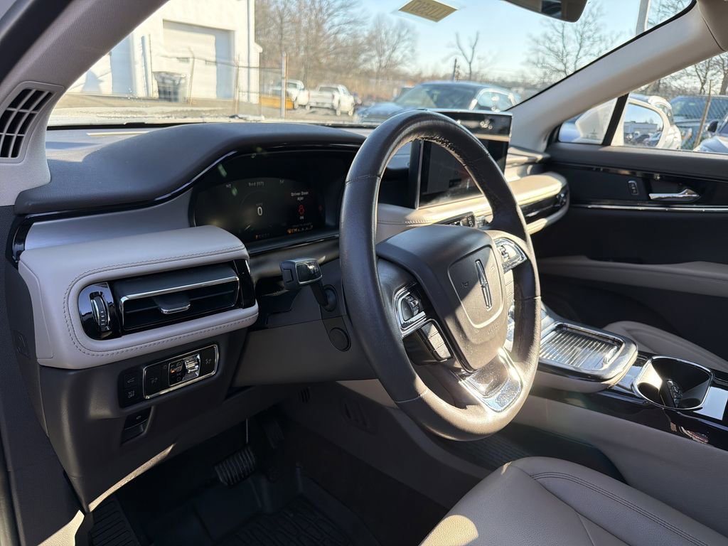 Certified 2023 Lincoln Nautilus AWD w/ Premium Package image 20