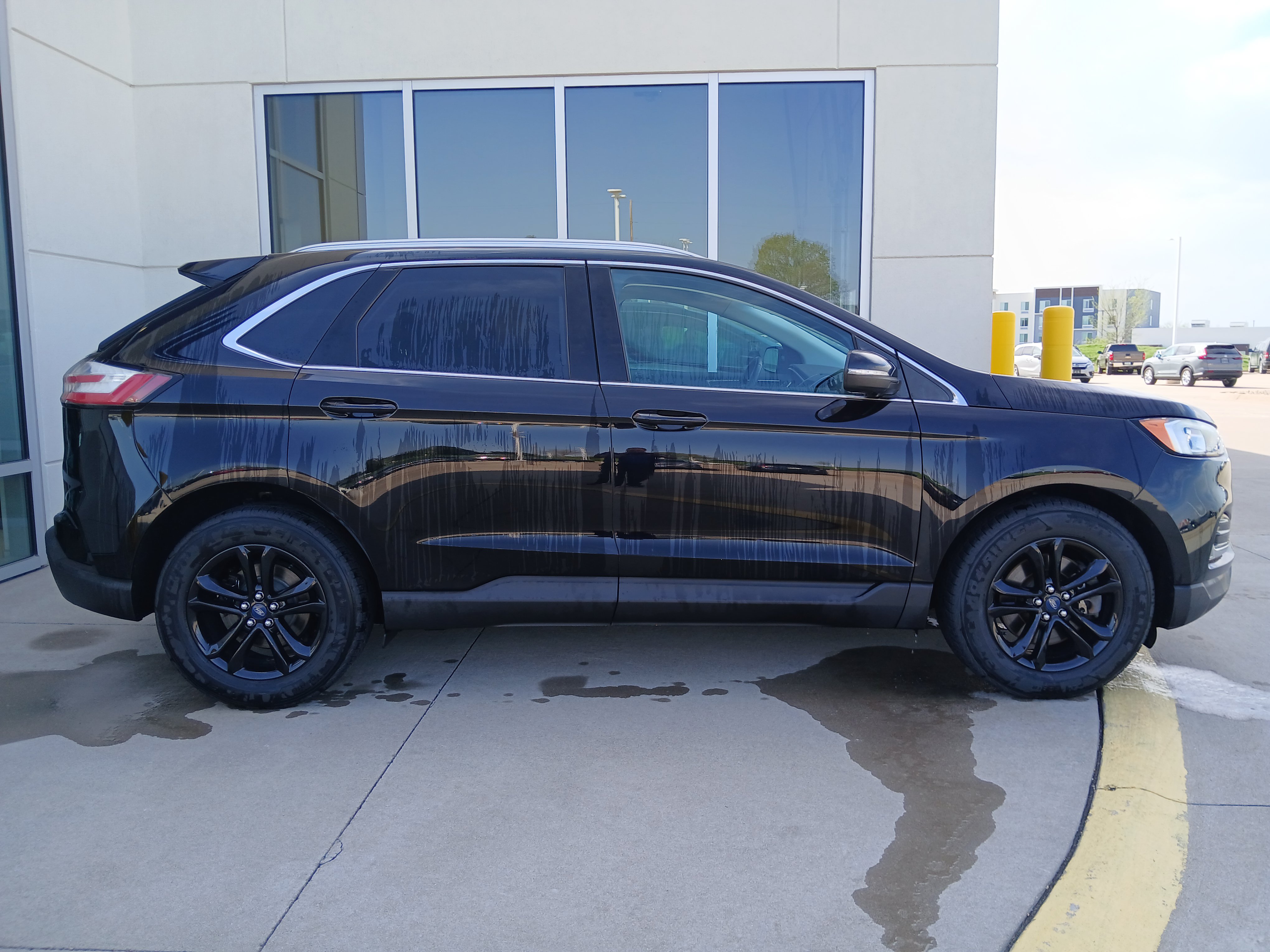 Used 2019 Ford Edge SEL w/ Equipment Group 201A AWD/4WD image 6