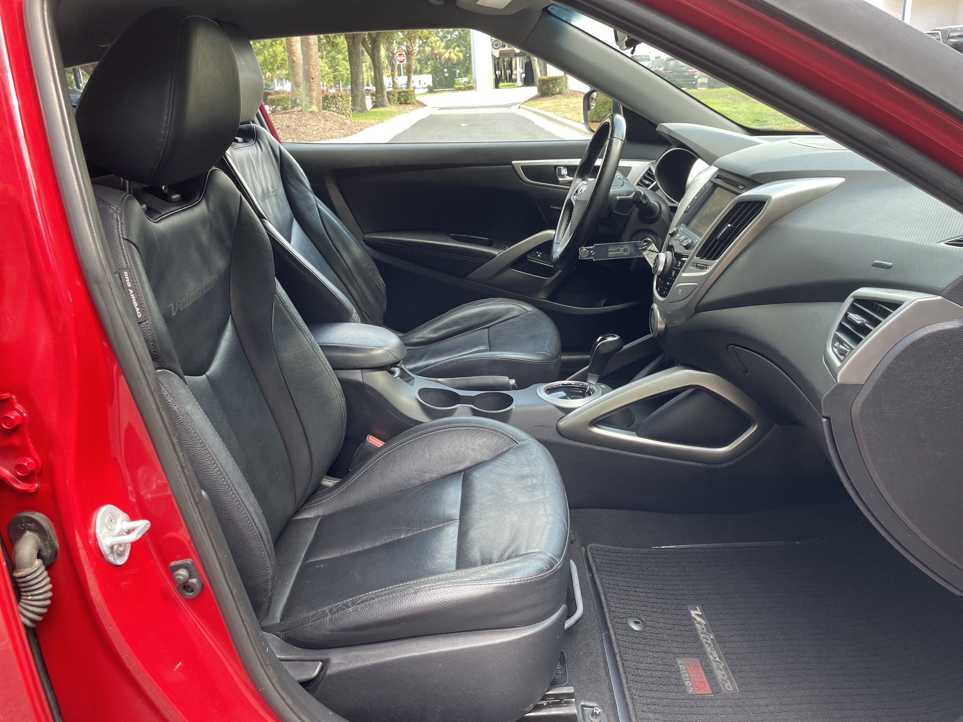 Used 2014 Hyundai Veloster RE:FLEX Edition FWD image 30