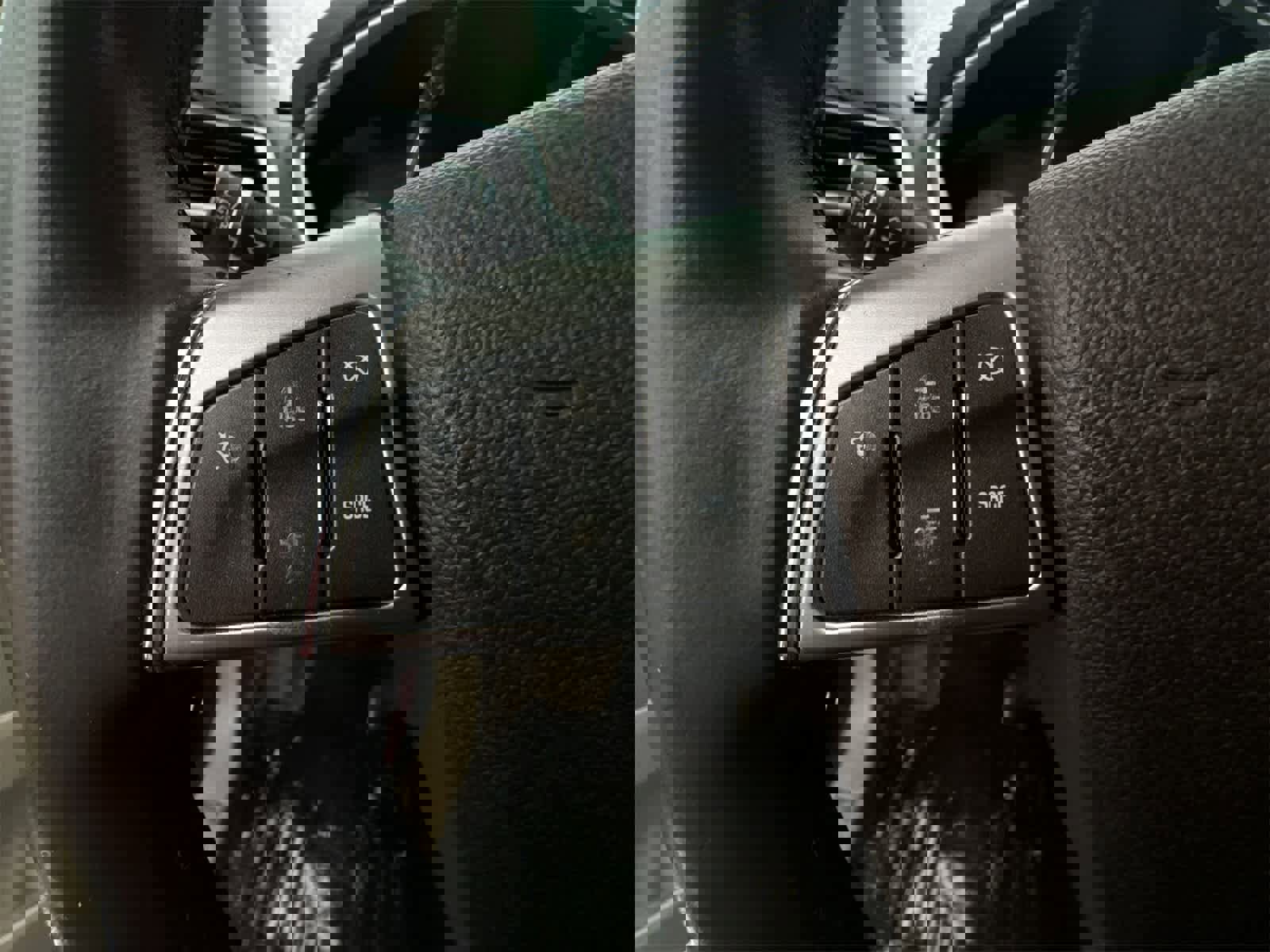 Used 2010 Cadillac SRX Luxury image 24