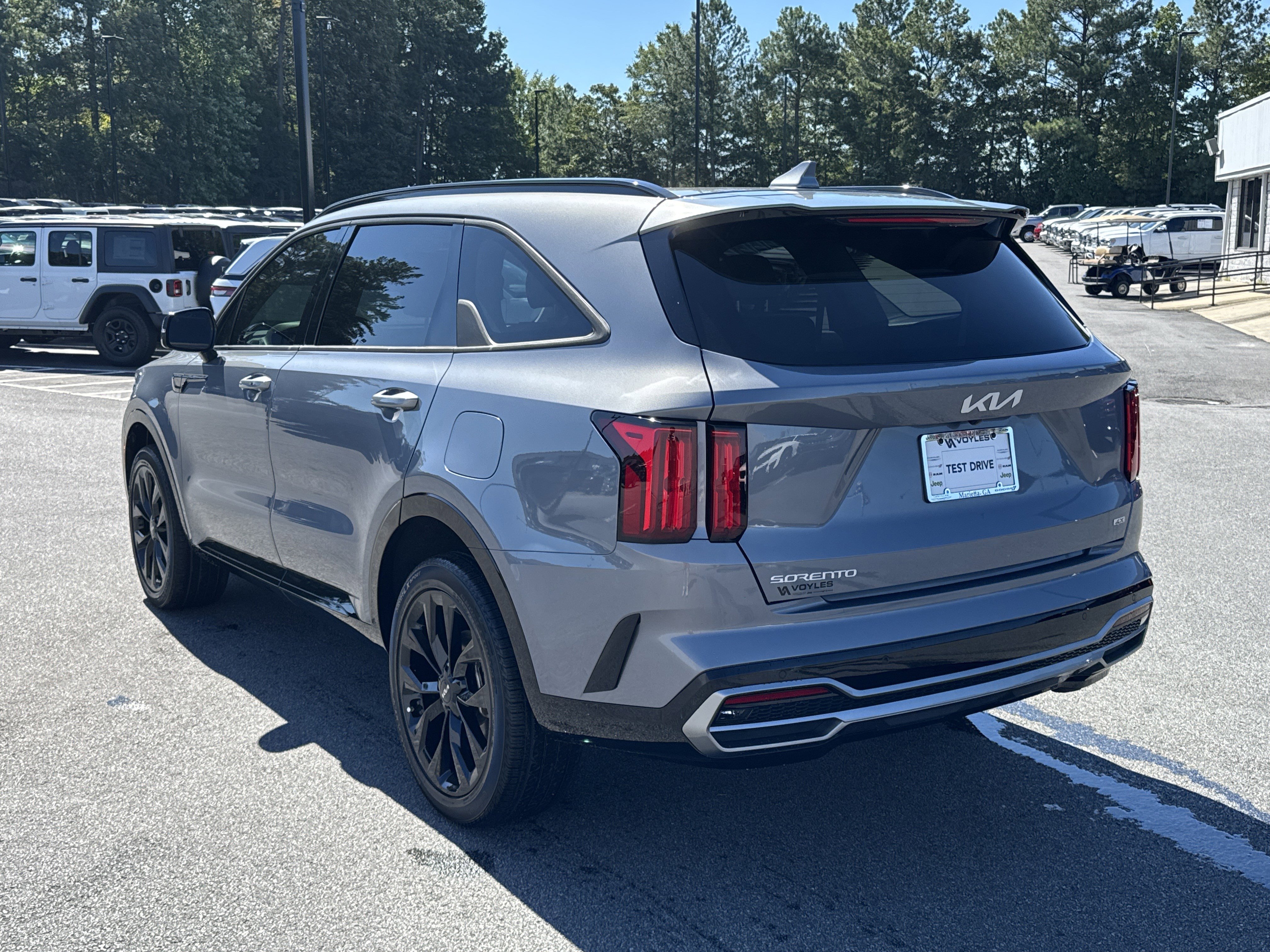 Used 2023 Kia Sorento SX image 6