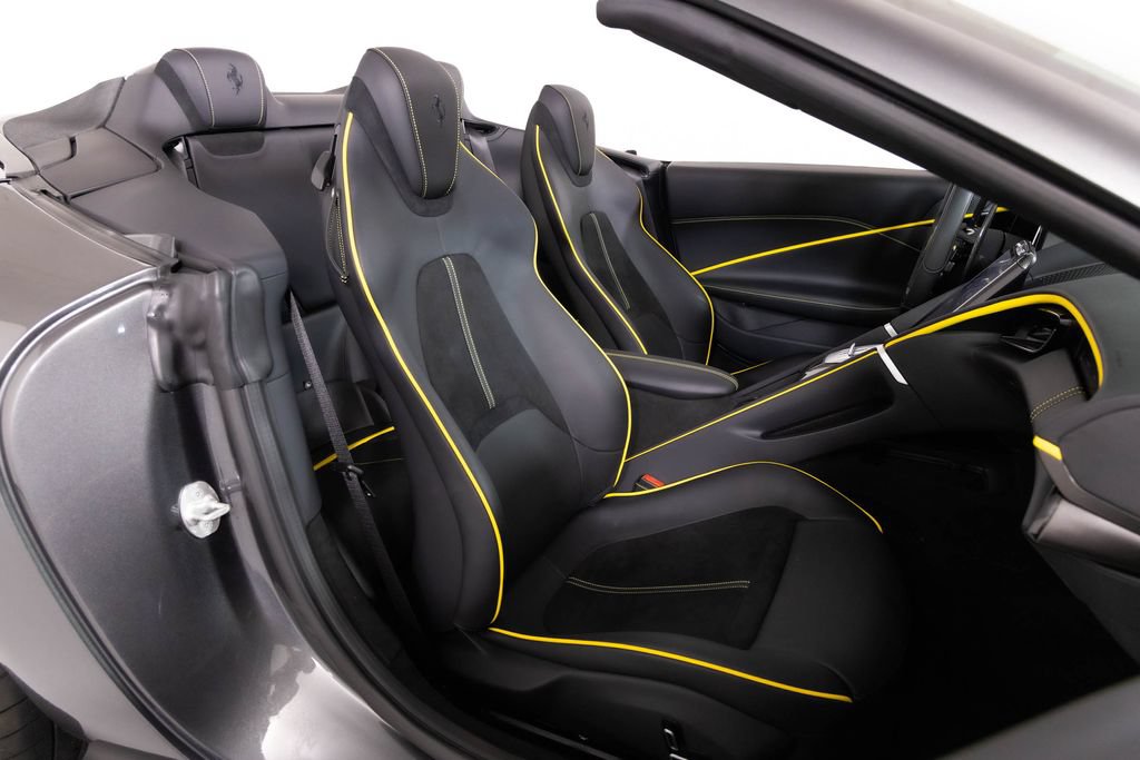 Used 2025 Ferrari Roma Spider RWD image 41