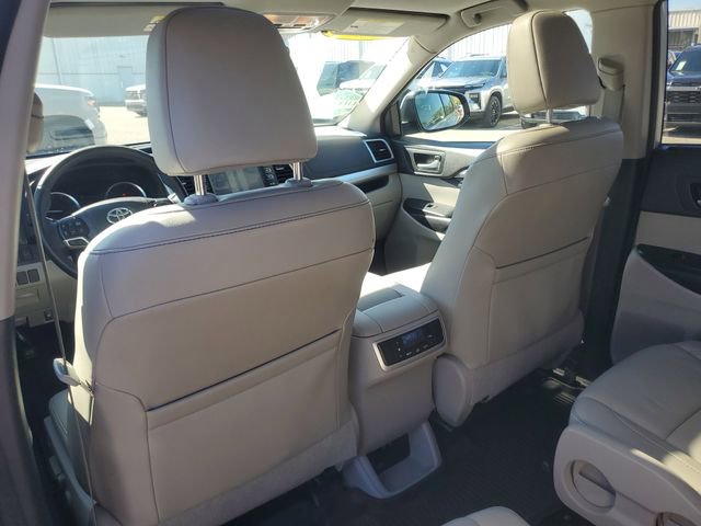 Used 2018 Toyota Highlander XLE image 13