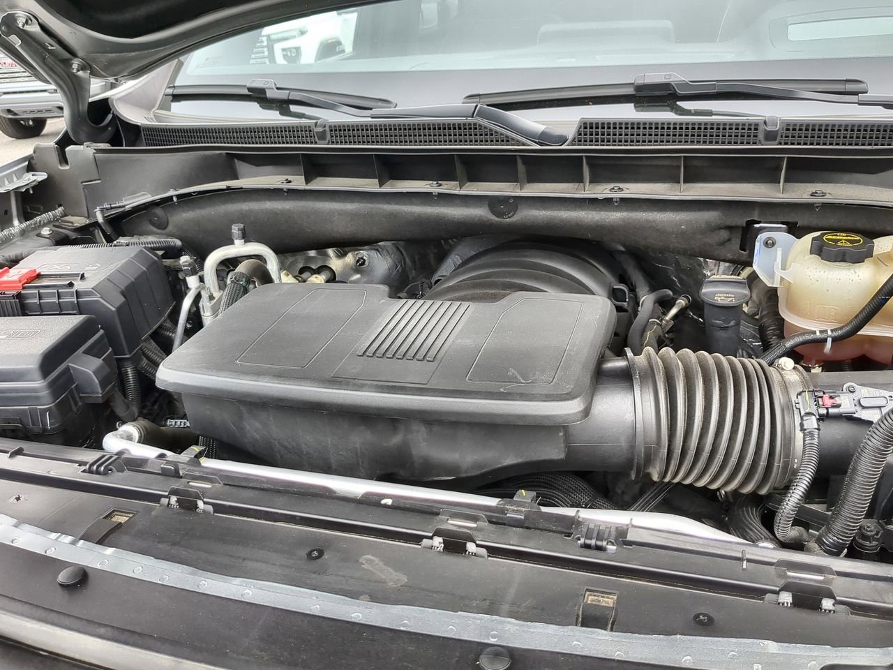 Used 2024 GMC Yukon AT4 w/ Technology Package image 31