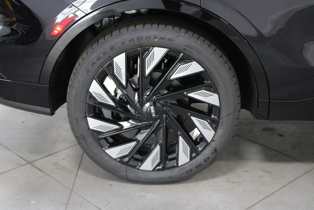 New 2026 Lincoln Nautilus Reserve AWD/4WD image 13
