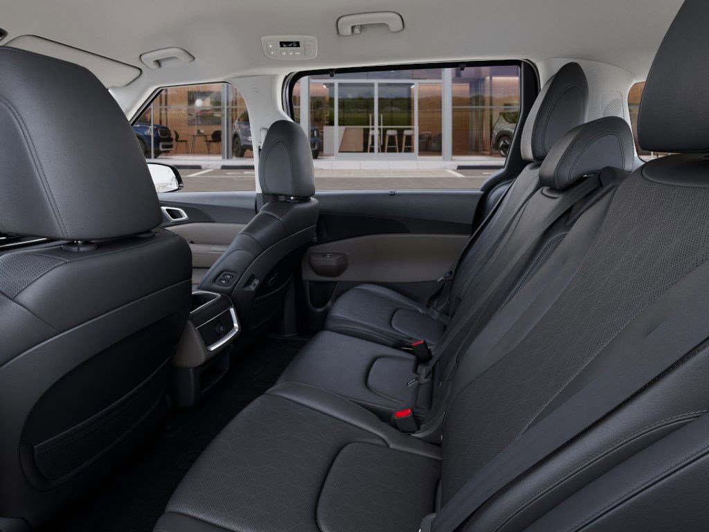 New 2026 Kia Carnival EX image 18