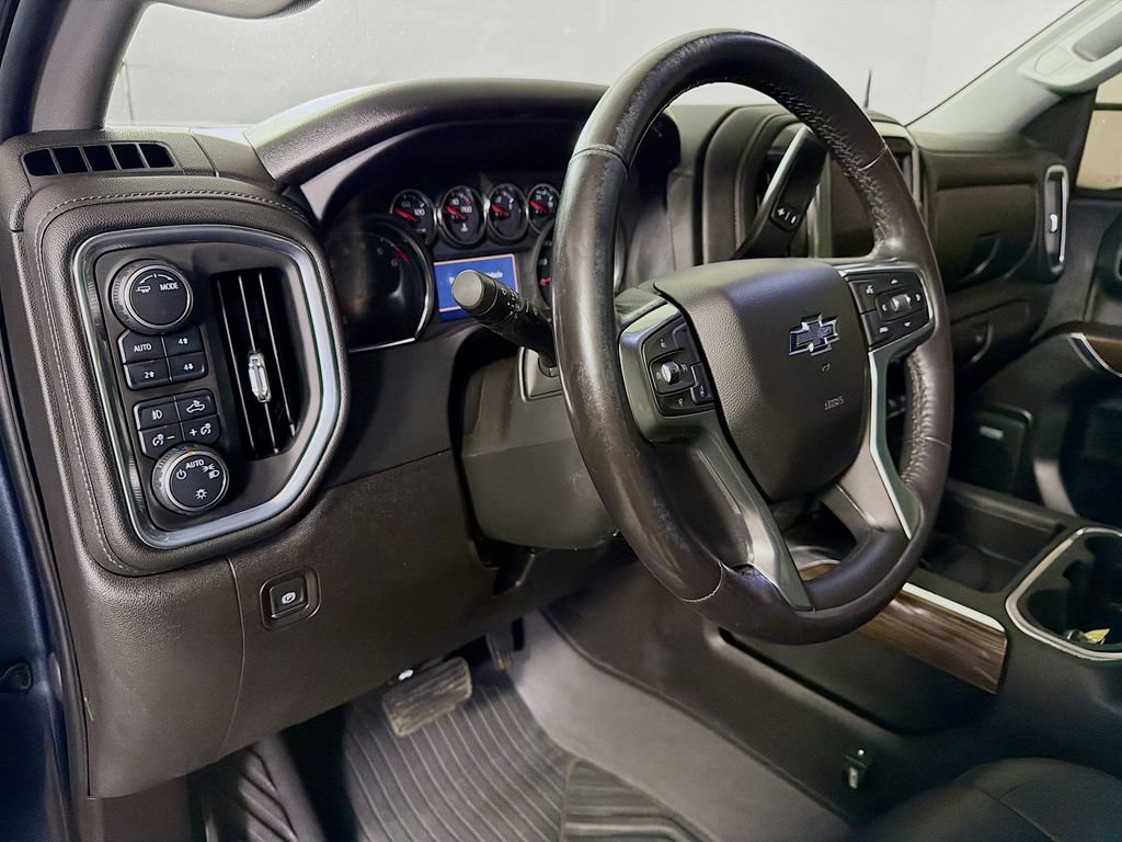 Used 2021 Chevrolet Silverado 1500 LT Trail Boss w/ Convenience Package II AWD/4WD image 10