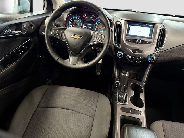 Used 2017 Chevrolet Cruze LT image 18