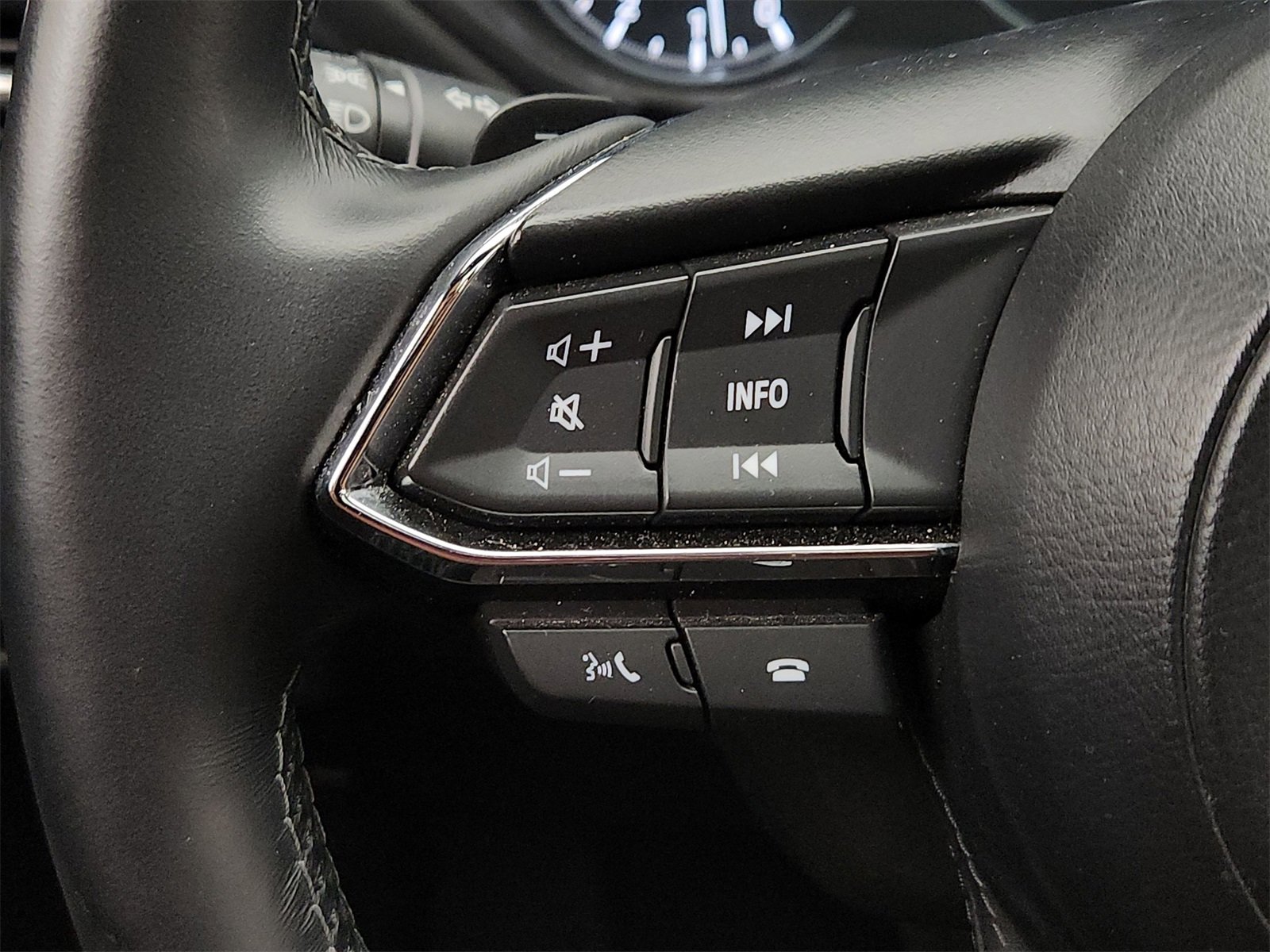 Certified 2025 MAZDA CX-5 Signature image 32