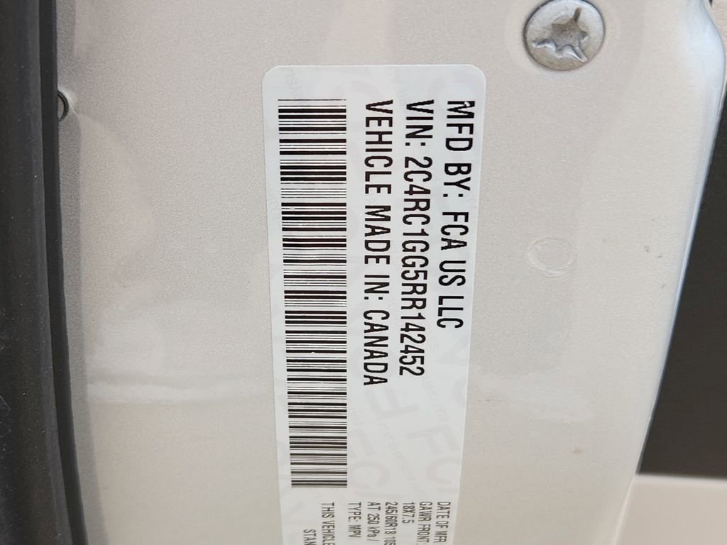 Used 2024 Chrysler Pacifica Limited image 40