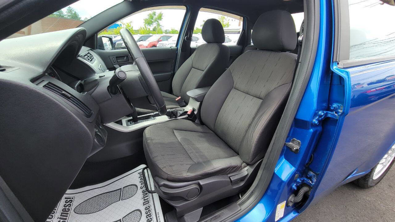 Used 2010 Ford Focus SE FWD image 13