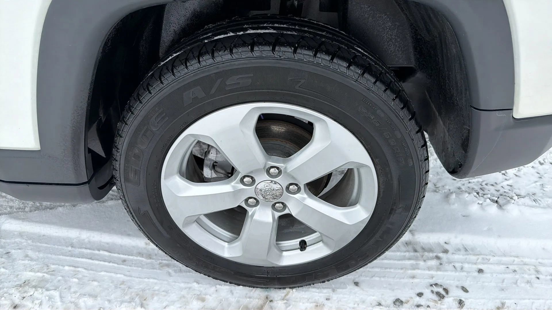 Used 2020 Jeep Compass Latitude image 2