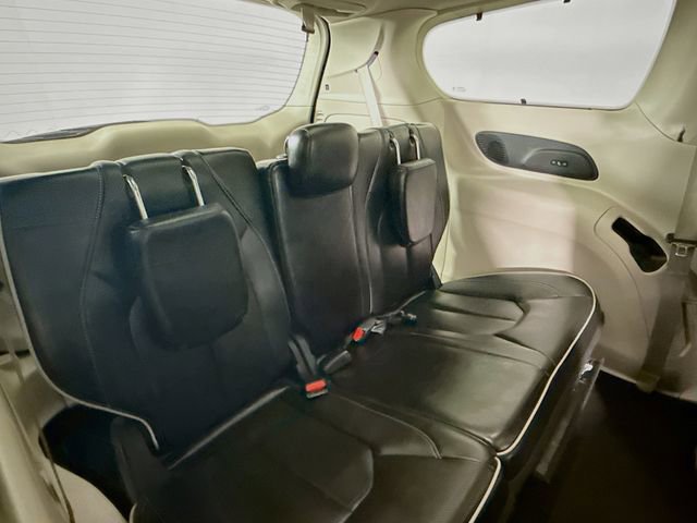 Used 2021 Chrysler Pacifica Limited AWD/4WD image 28