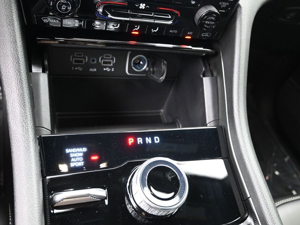 New 2025 Jeep Grand Cherokee Limited w/ Black Appearance Package image 18
