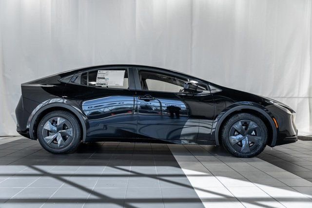 New 2026 Toyota Prius LE image 3