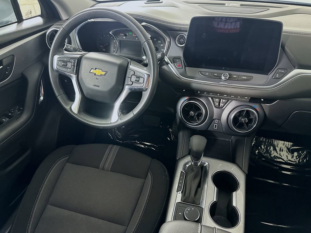 Used 2025 Chevrolet Blazer LT FWD image 17