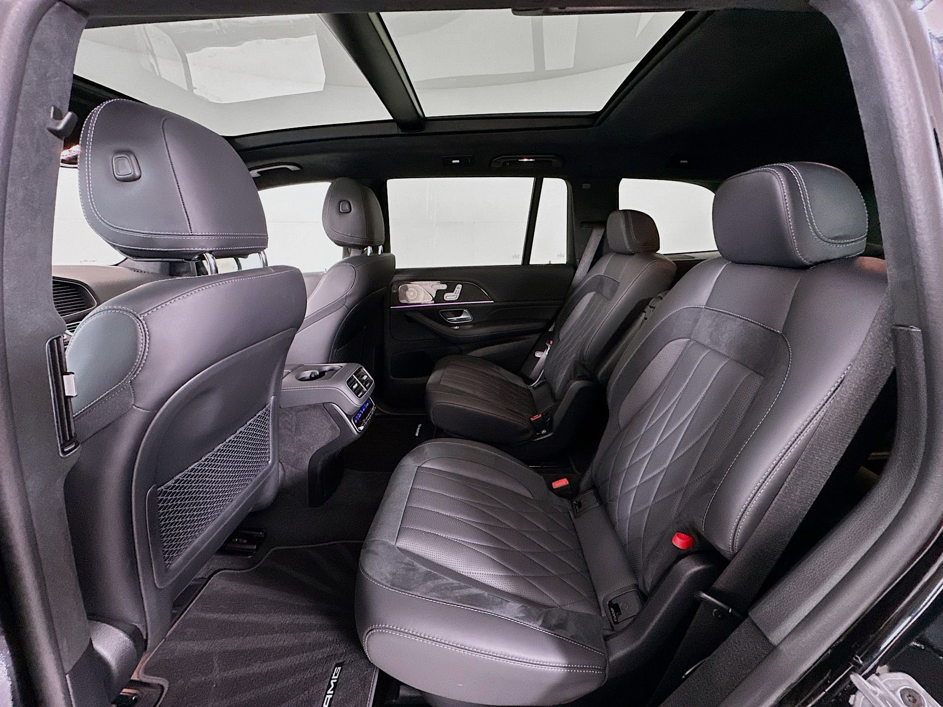 Used 2025 Mercedes-Benz GLS 63 AMG 4MATIC image 27