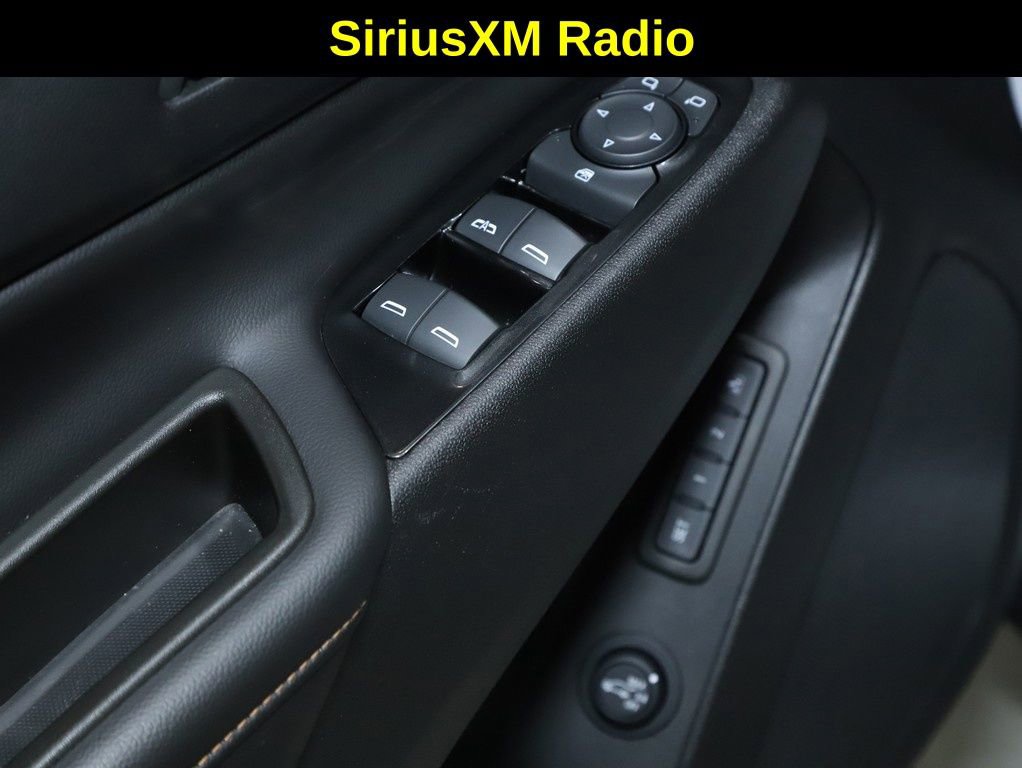 Used 2023 Chevrolet Equinox Premier image 17