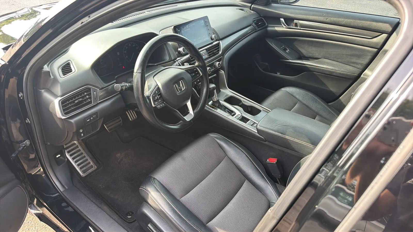 Used 2018 Honda Accord Sport image 12