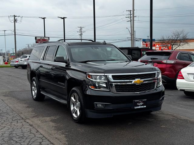Used 2015 Chevrolet Suburban LT image 3