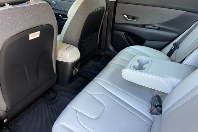 Used 2025 Hyundai Elantra Limited FWD image 16