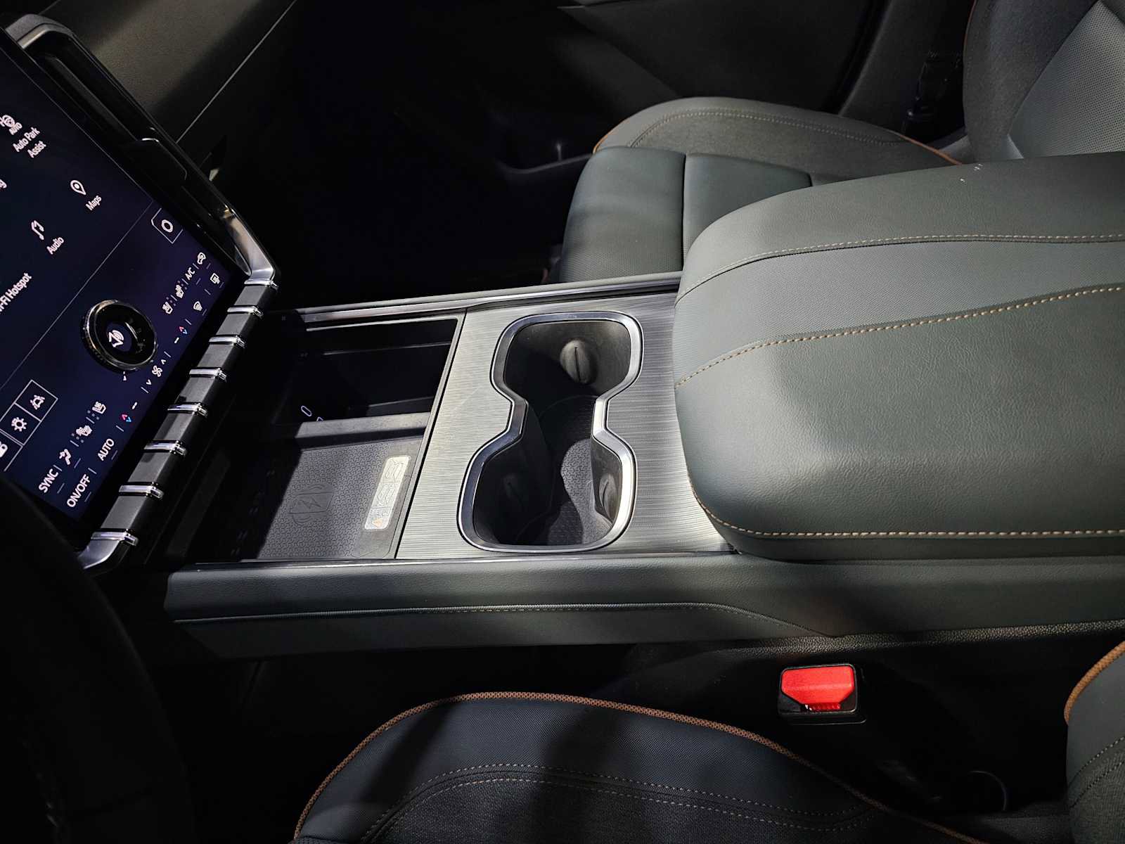 Used 2024 GMC Acadia AT4 w/ Super Cruise Package image 30