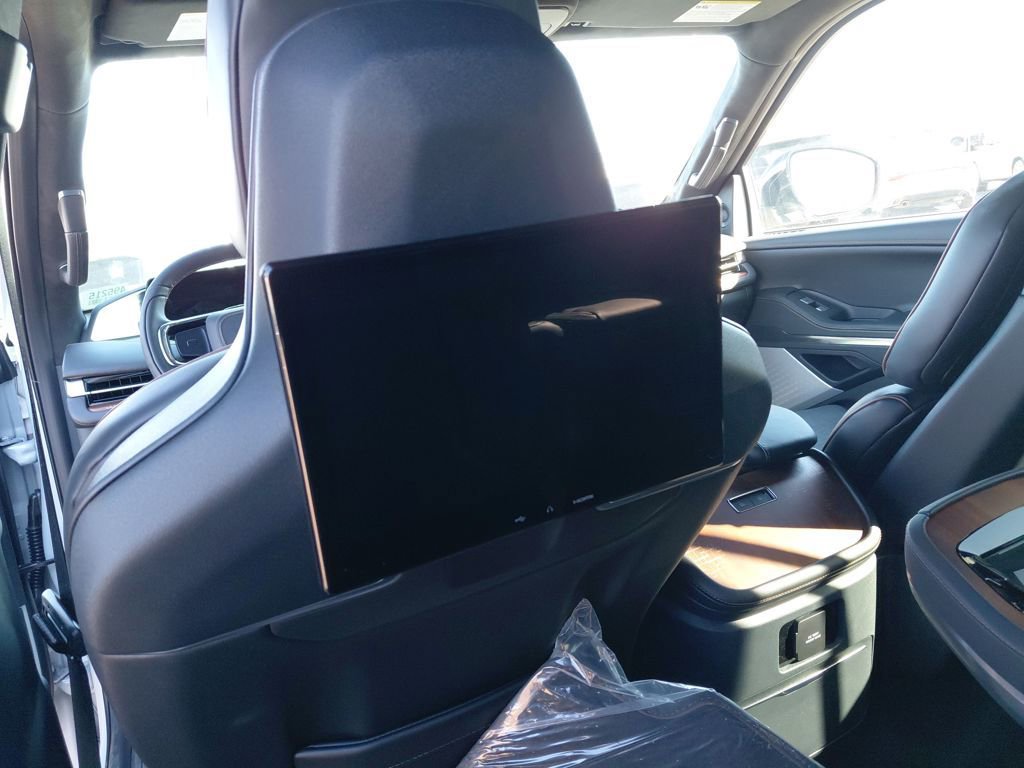 New 2025 Lincoln Navigator Black Label image 23