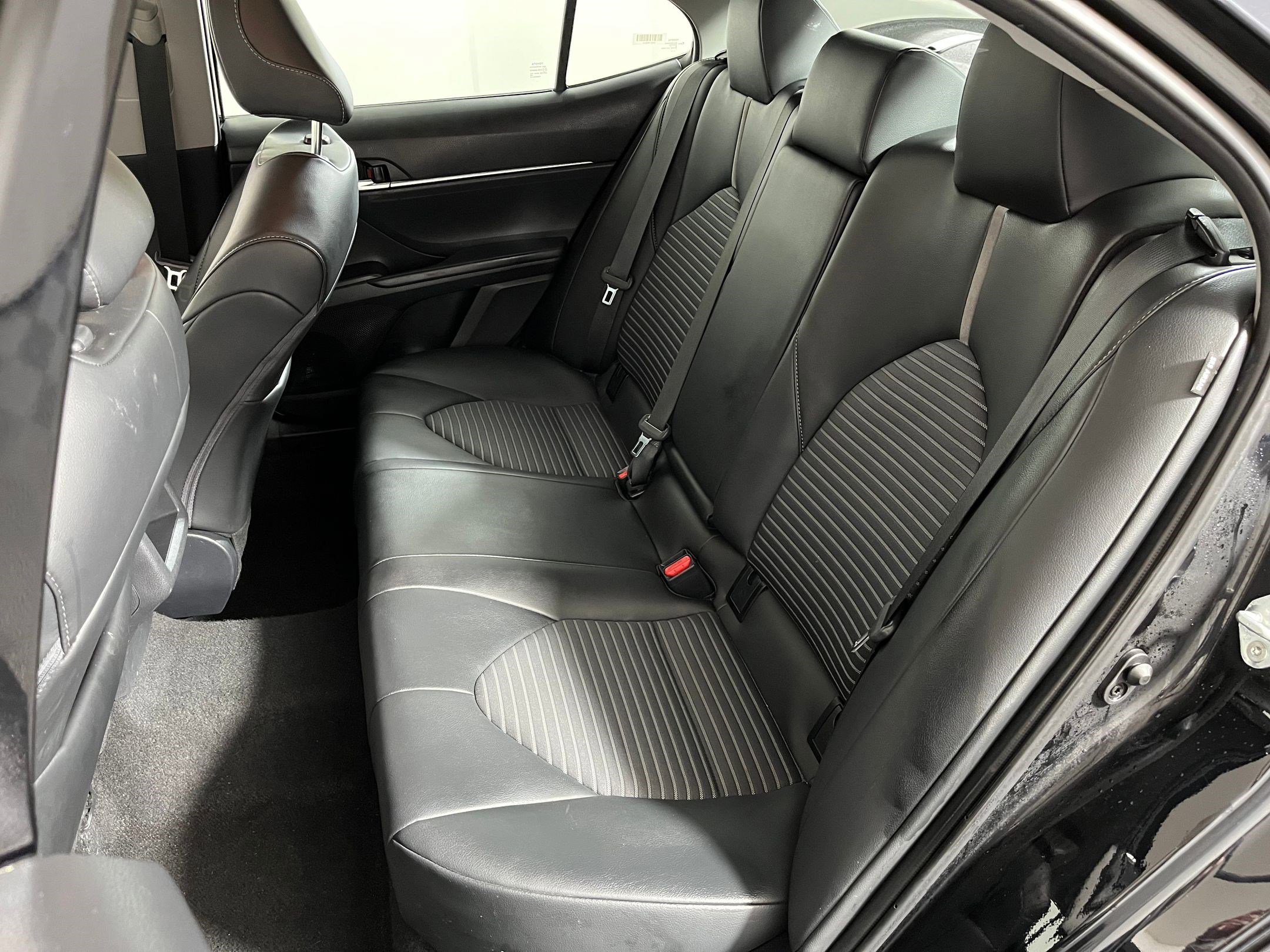 Used 2024 Toyota Camry SE image 12