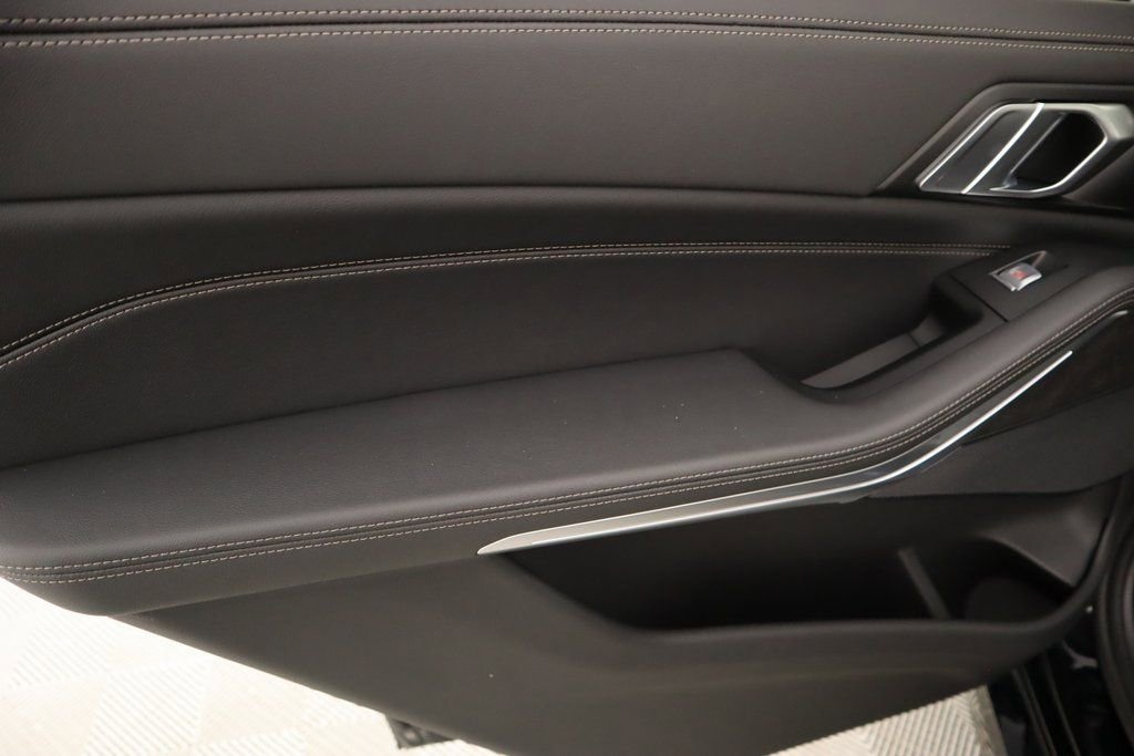 New 2025 BMW X7 xDrive40i w/ Parking Assistance Package image 19