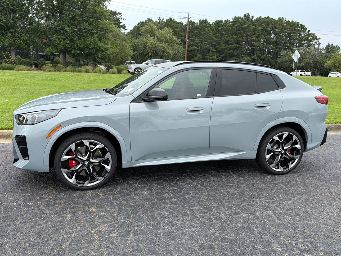 New 2026 BMW X2 xDrive28i w/ Technology Package AWD/4WD image 3